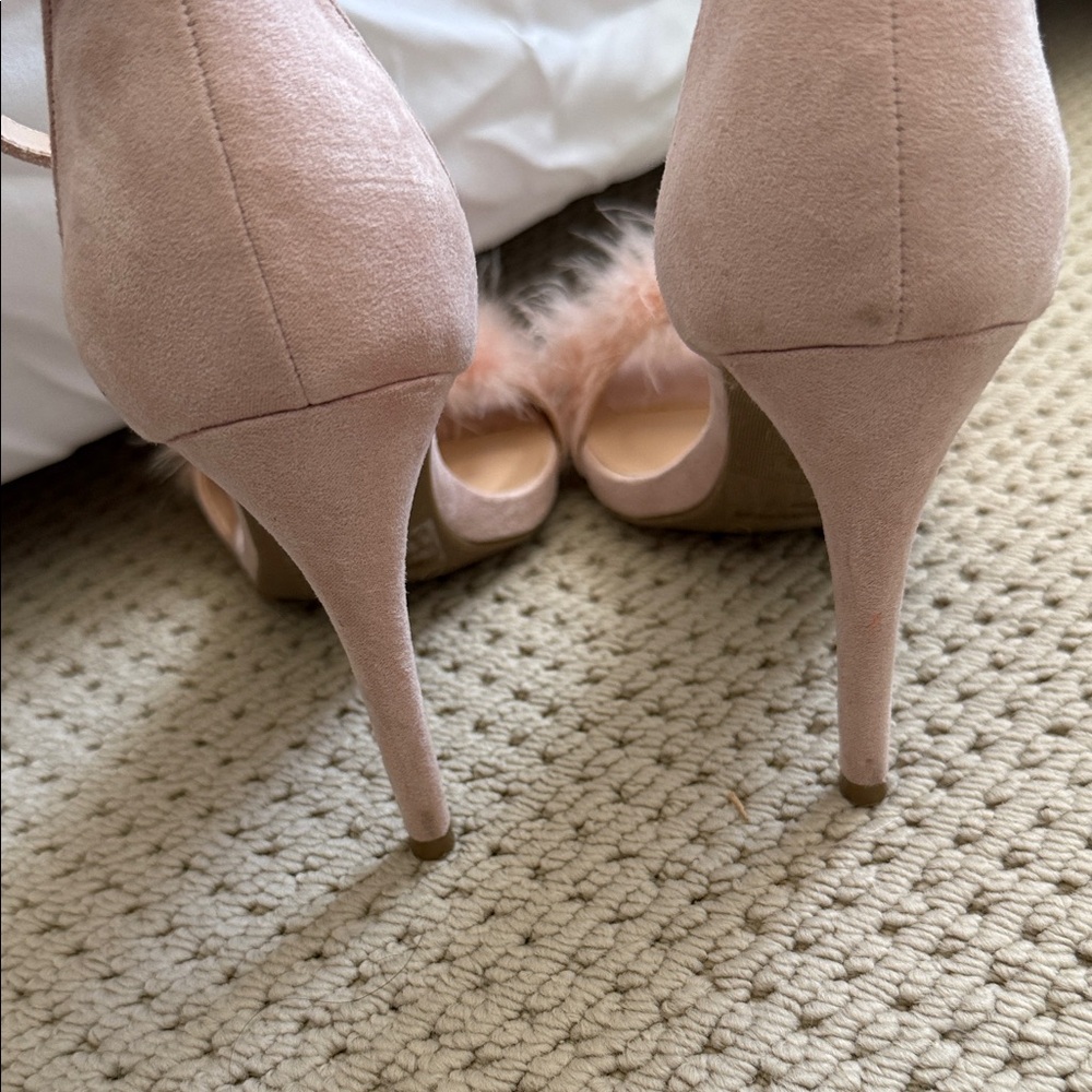 Charlotte Russe Elegant Pink Feathered Heels sz 7 - Picture 5 of 8